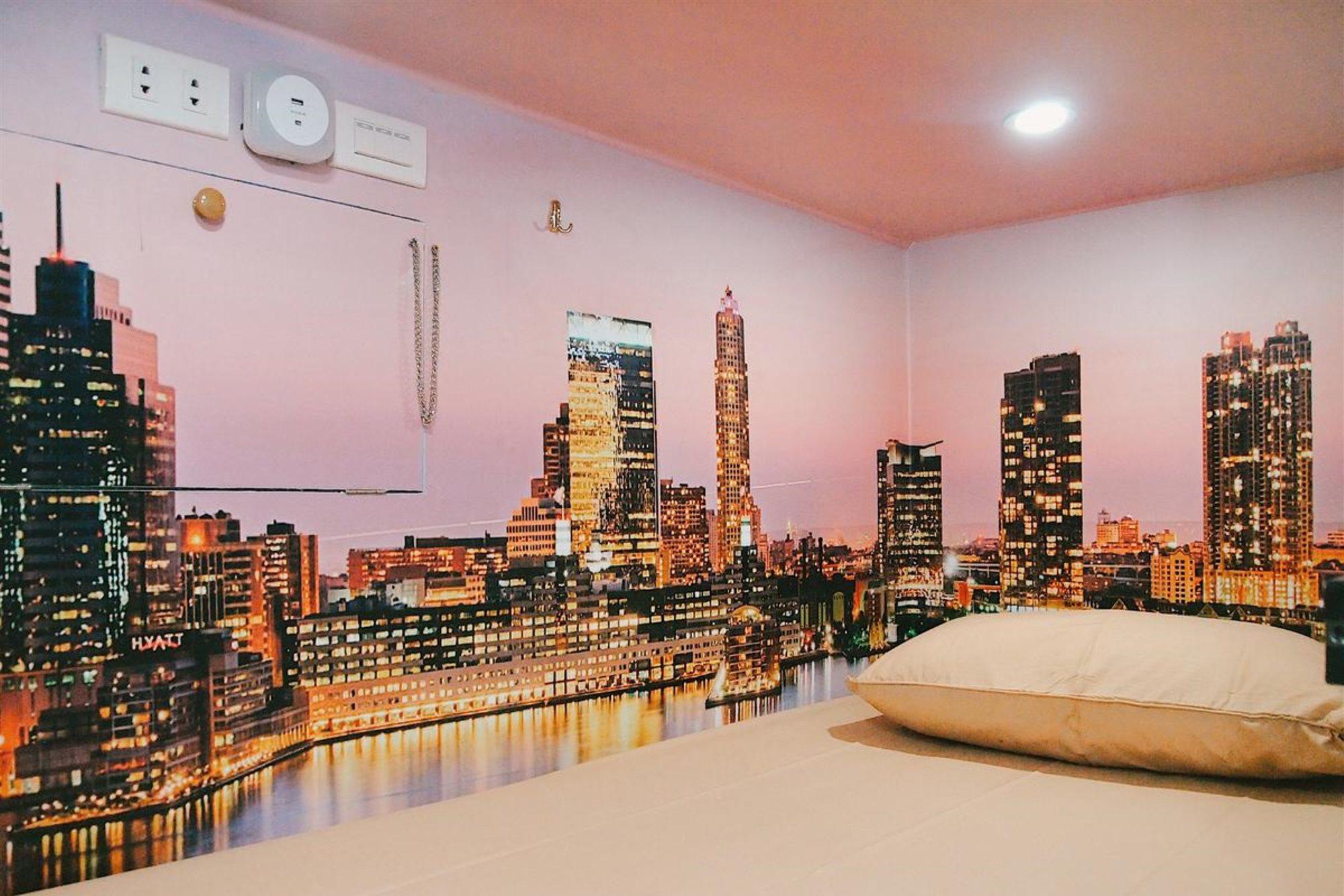 Inap At Capsule Thamrin Hotel Jakarta Exterior photo